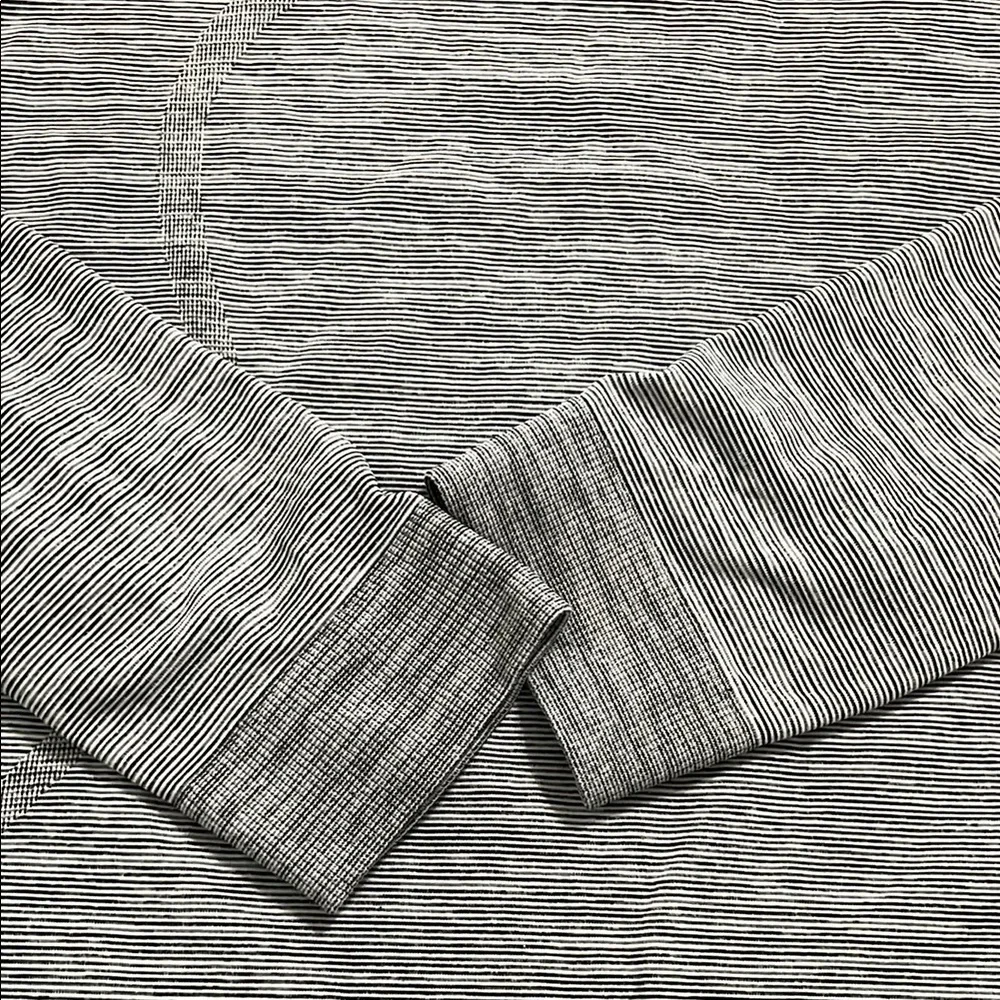 Lululemon Athletica Gray Long Sleeve Tee